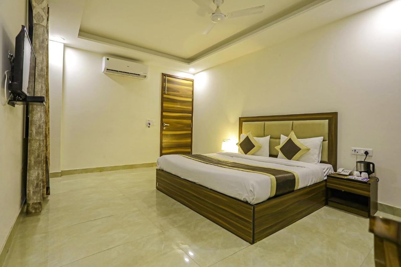 Fabhotel White House Bnb - Nr Yashobhoomi Convention Centre Delhi  Luaran gambar