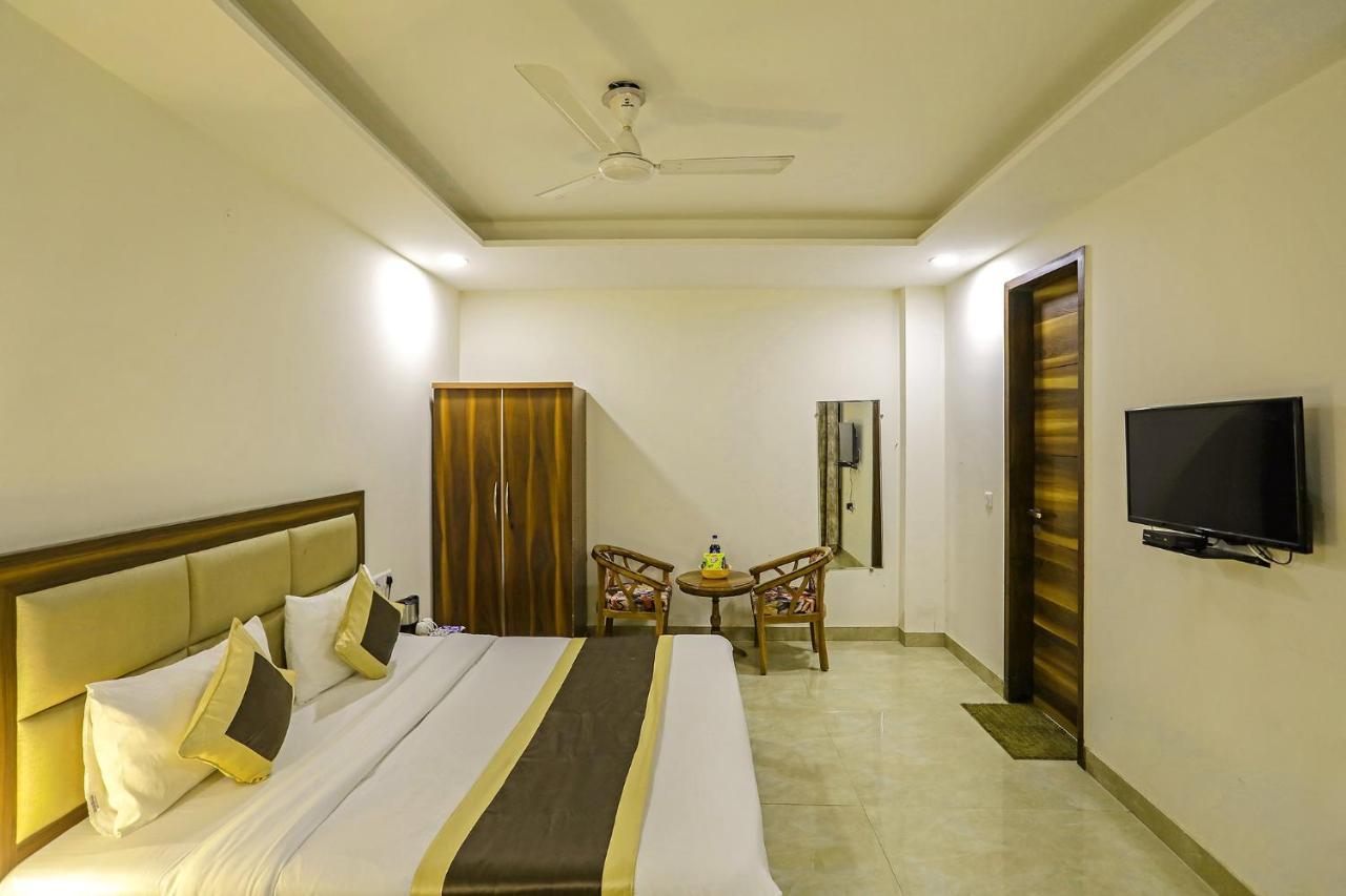 Fabhotel White House Bnb - Nr Yashobhoomi Convention Centre Delhi  Luaran gambar
