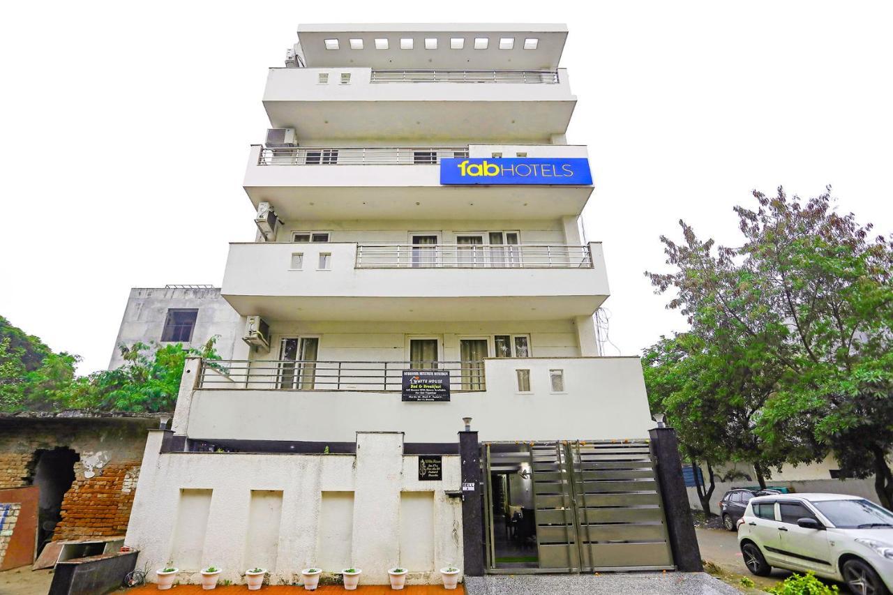 Fabhotel White House Bnb - Nr Yashobhoomi Convention Centre Delhi  Luaran gambar