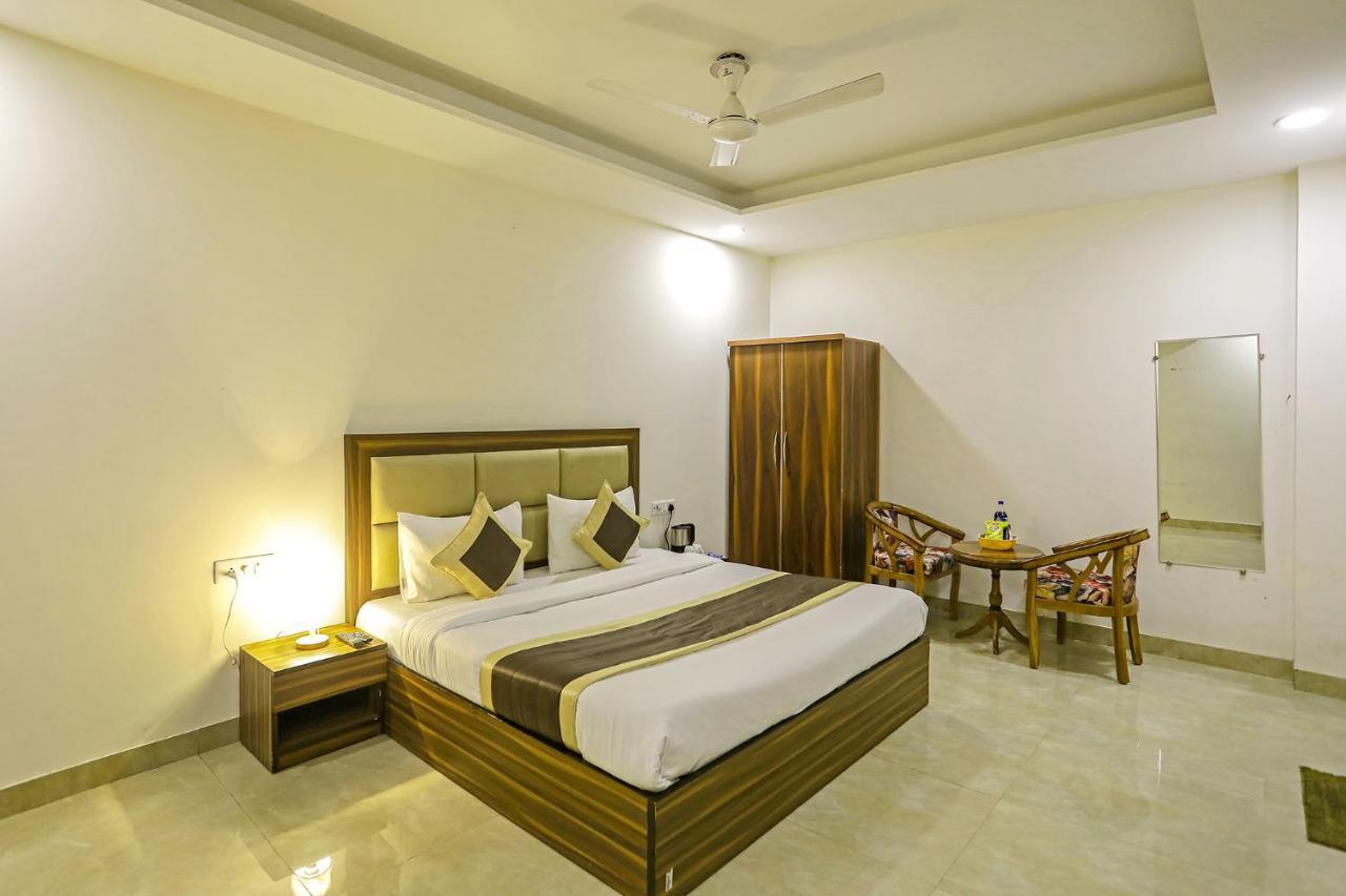 Fabhotel White House Bnb - Nr Yashobhoomi Convention Centre Delhi  Luaran gambar