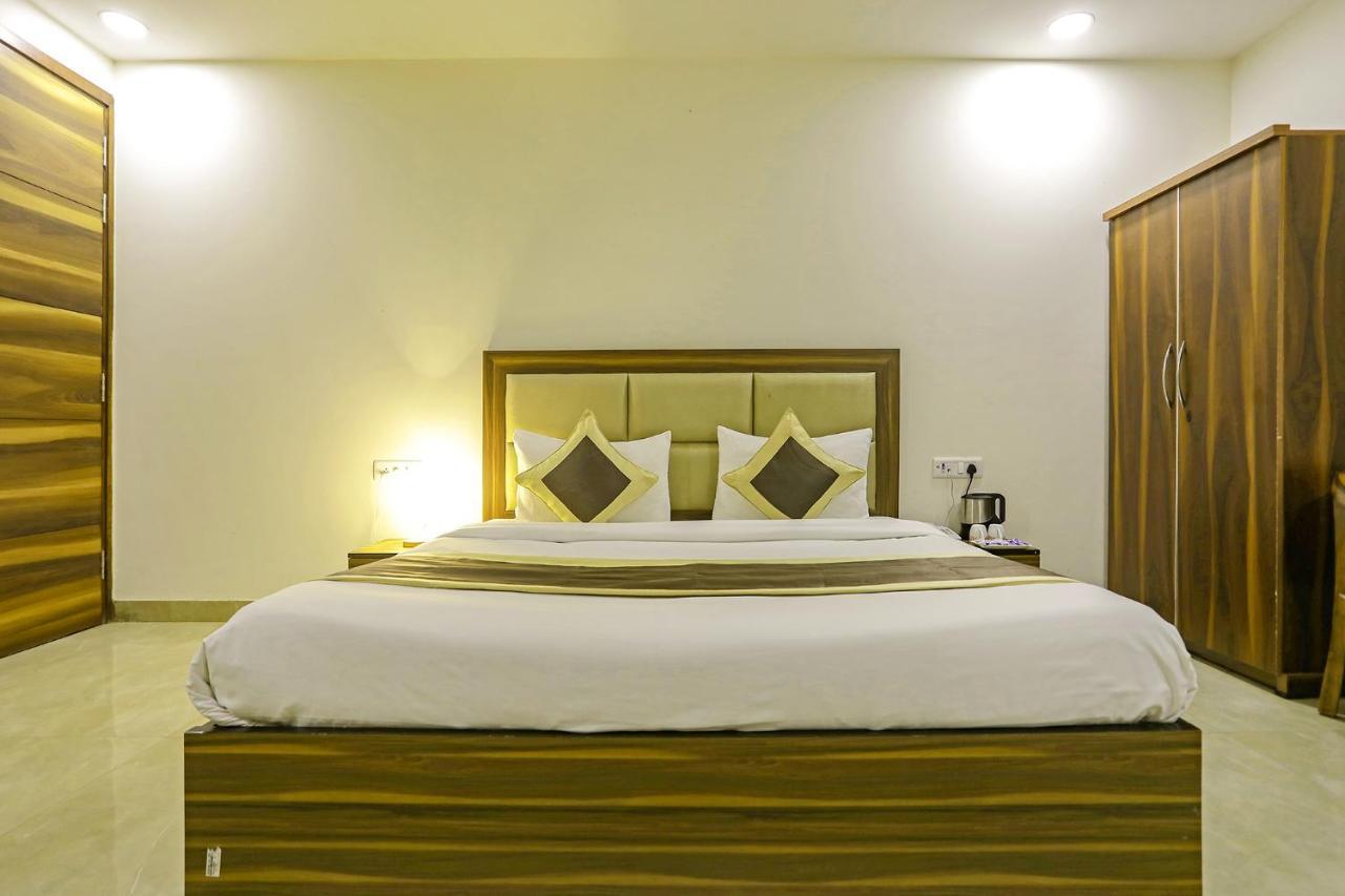 Fabhotel White House Bnb - Nr Yashobhoomi Convention Centre Delhi  Luaran gambar