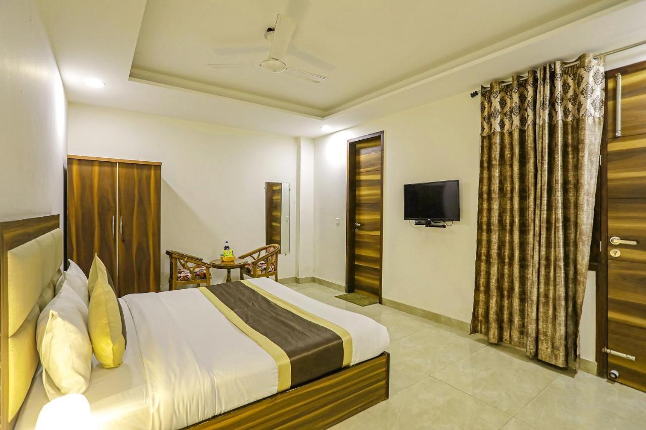 Fabhotel White House Bnb - Nr Yashobhoomi Convention Centre Delhi  Luaran gambar