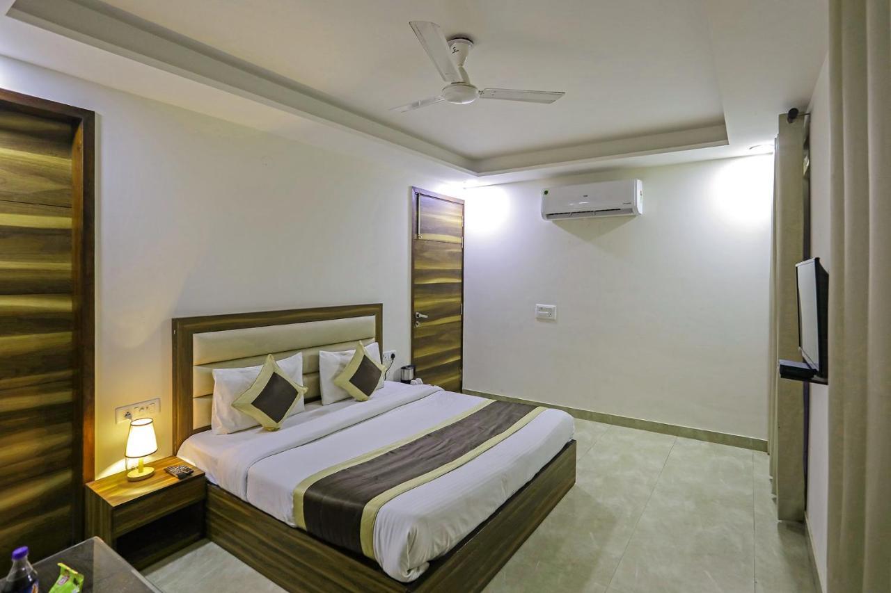 Fabhotel White House Bnb - Nr Yashobhoomi Convention Centre Delhi  Luaran gambar