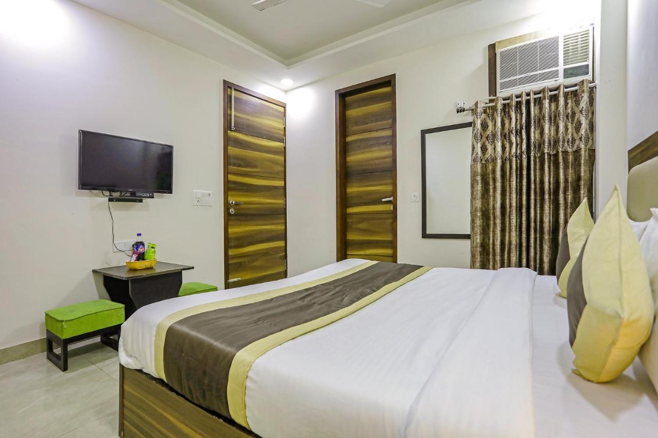 Fabhotel White House Bnb - Nr Yashobhoomi Convention Centre Delhi  Luaran gambar