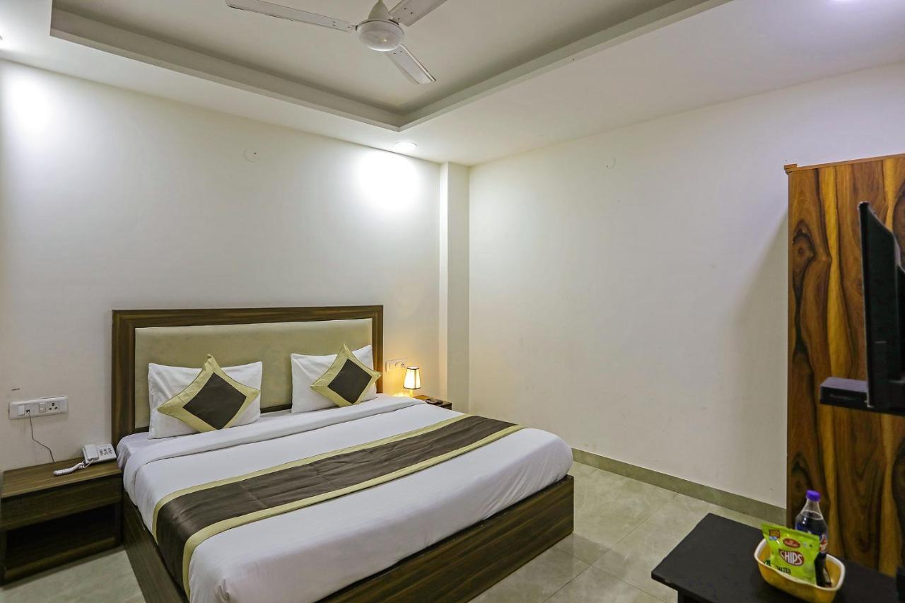 Fabhotel White House Bnb - Nr Yashobhoomi Convention Centre Delhi  Luaran gambar
